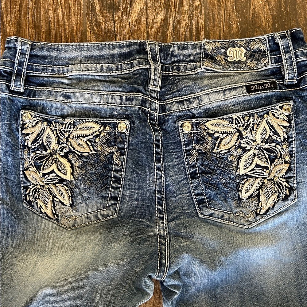 Miss Me Blue Jeans - Picture 3 of 7